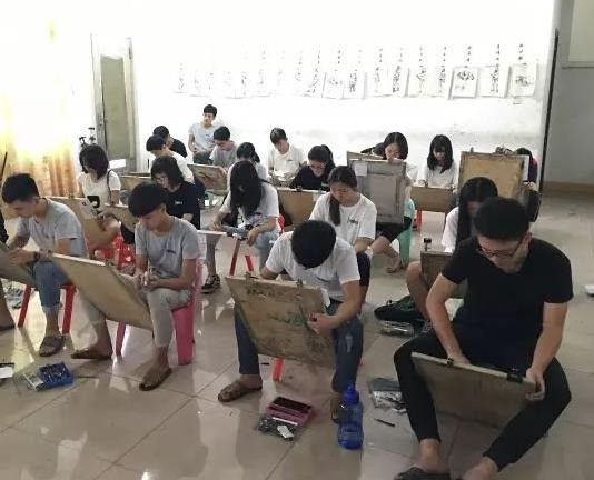 新视野美术培训中心